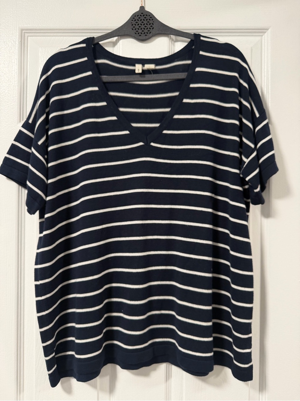 MOTH Anthropologie Navy Ivory Striped V Neck Knit Top Small Petite SP